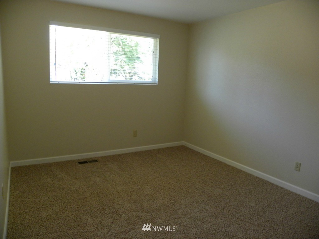 14063 Southeast 195th Place Renton, WA 98058 - Photo 9 of 12 Gallery Image 9