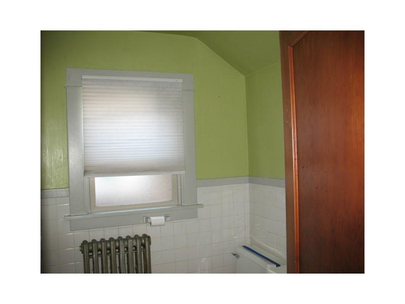 223 State Street Baden, PA 15005 - Photo 17 of 25 Full Bath.
