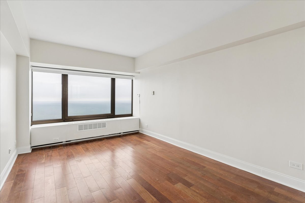 175 East Delaware Place, Unit 8304 Chicago, IL 60611 - Photo 9 of 26