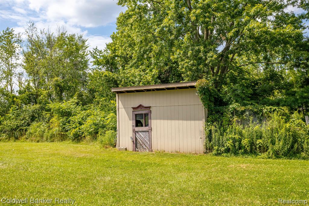 205 North Kellogg Road Howell, MI 48843 - Photo 38 of 47