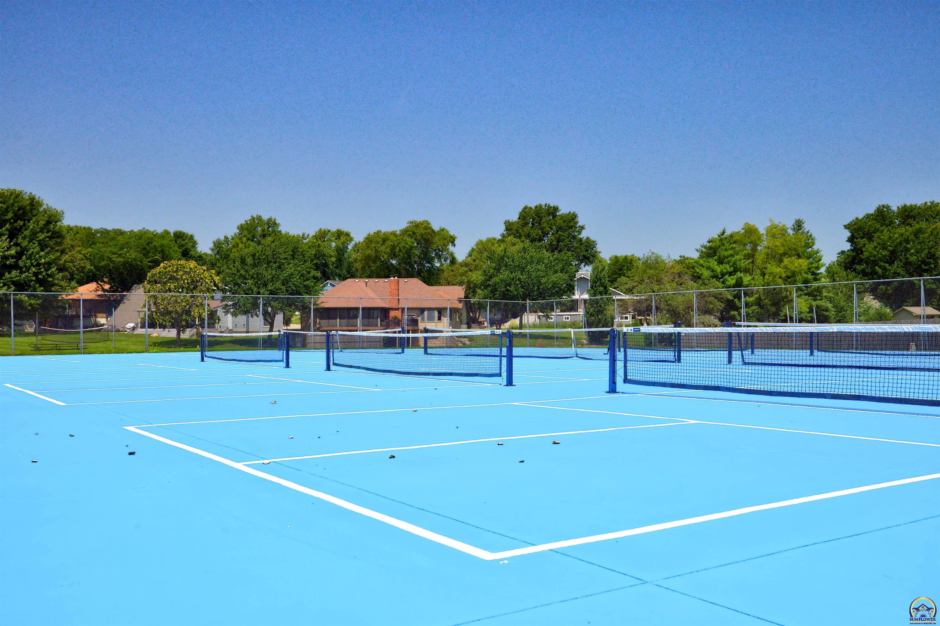 3949 Southwest Parlington Road Topeka, KS 66610 - Photo 47 of 60 Lake Sherwood Tennis/Pickleball Courts