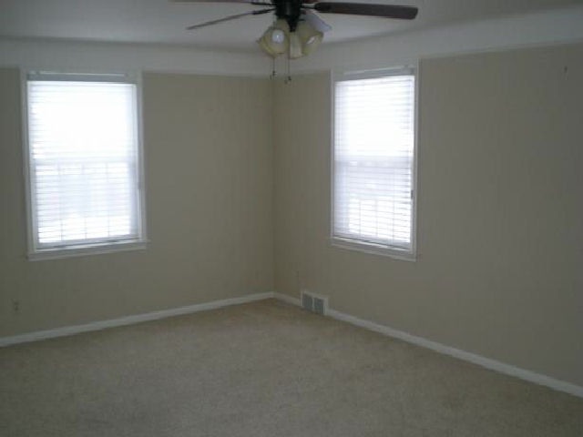 557 Thorntree Road Grosse Pointe, MI 48236 - Photo 7 of 12 20000399-6.JPG