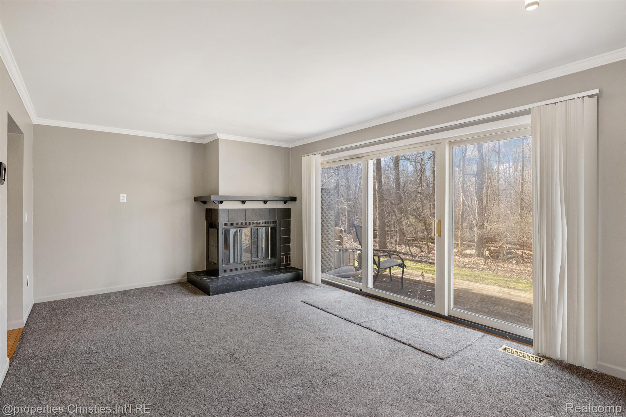 1413 Oakbrook E Drive Rochester, MI 48307 - Photo 10 of 30 Gallery Image 10