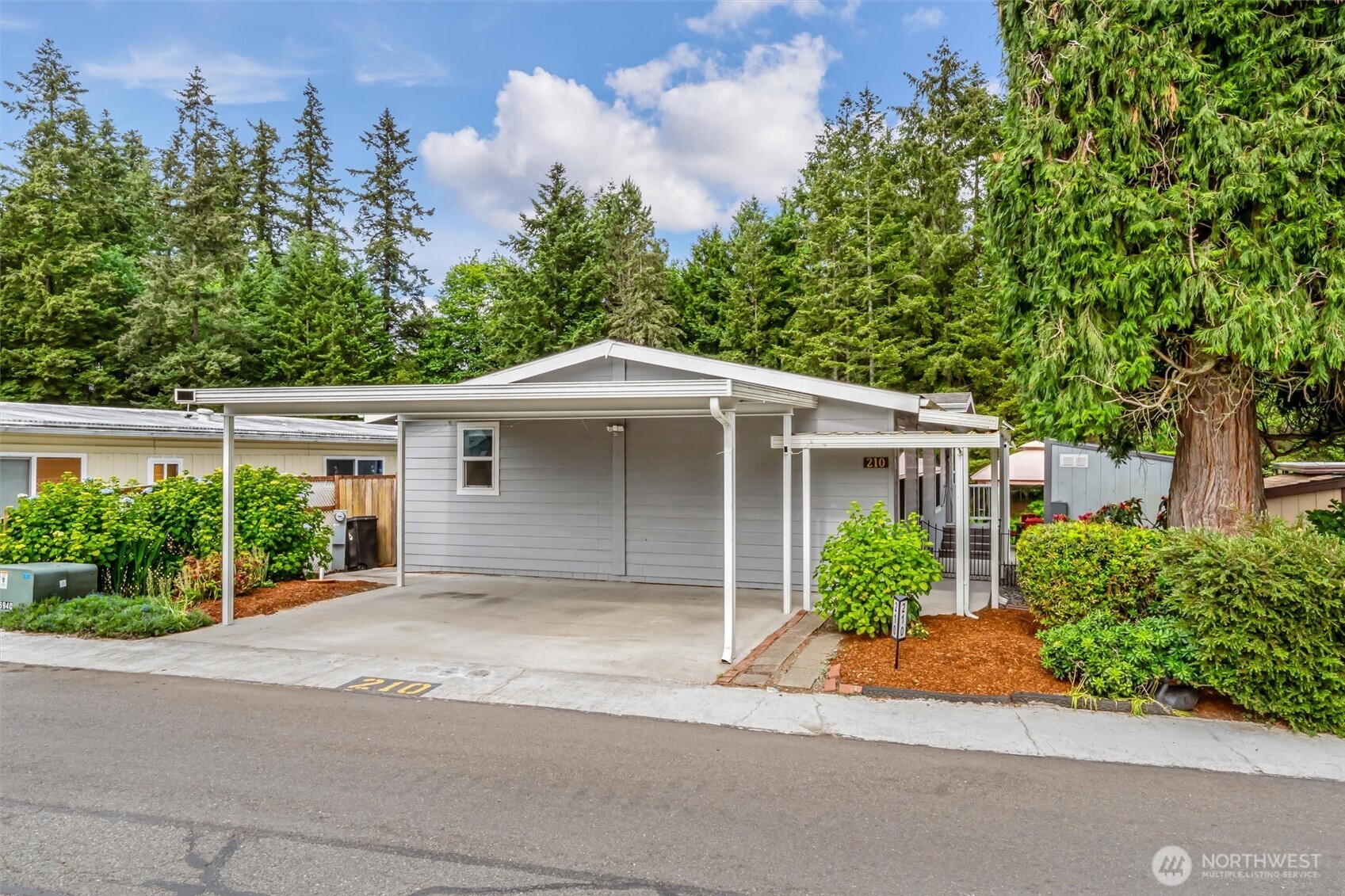 1725 242nd Street Southeast, Unit 210 Bothell, WA 98021 - Photo 2 of 38