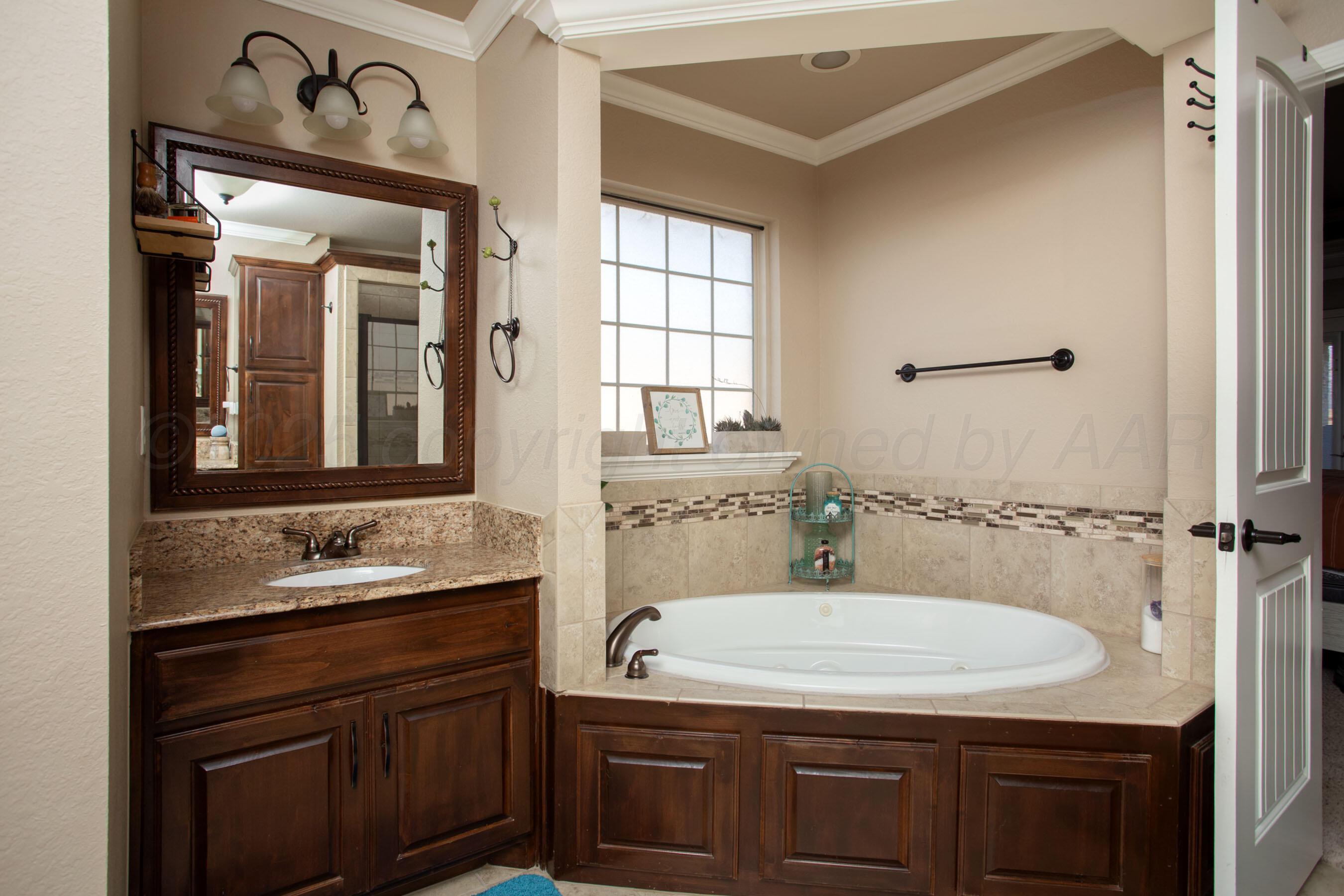 7404 Limestone Drive Amarillo, TX 79119 - Photo 12 of 25 Primary Bath