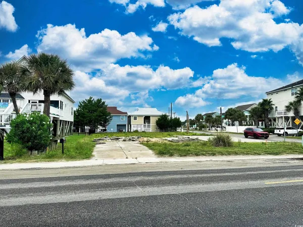 $750,000 | 525 North Waccamaw Drive, Murrells Inlet, SC 29576