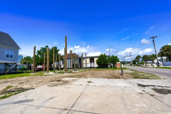 $750,000 | 525 North Waccamaw Drive, Murrells Inlet, SC 29576