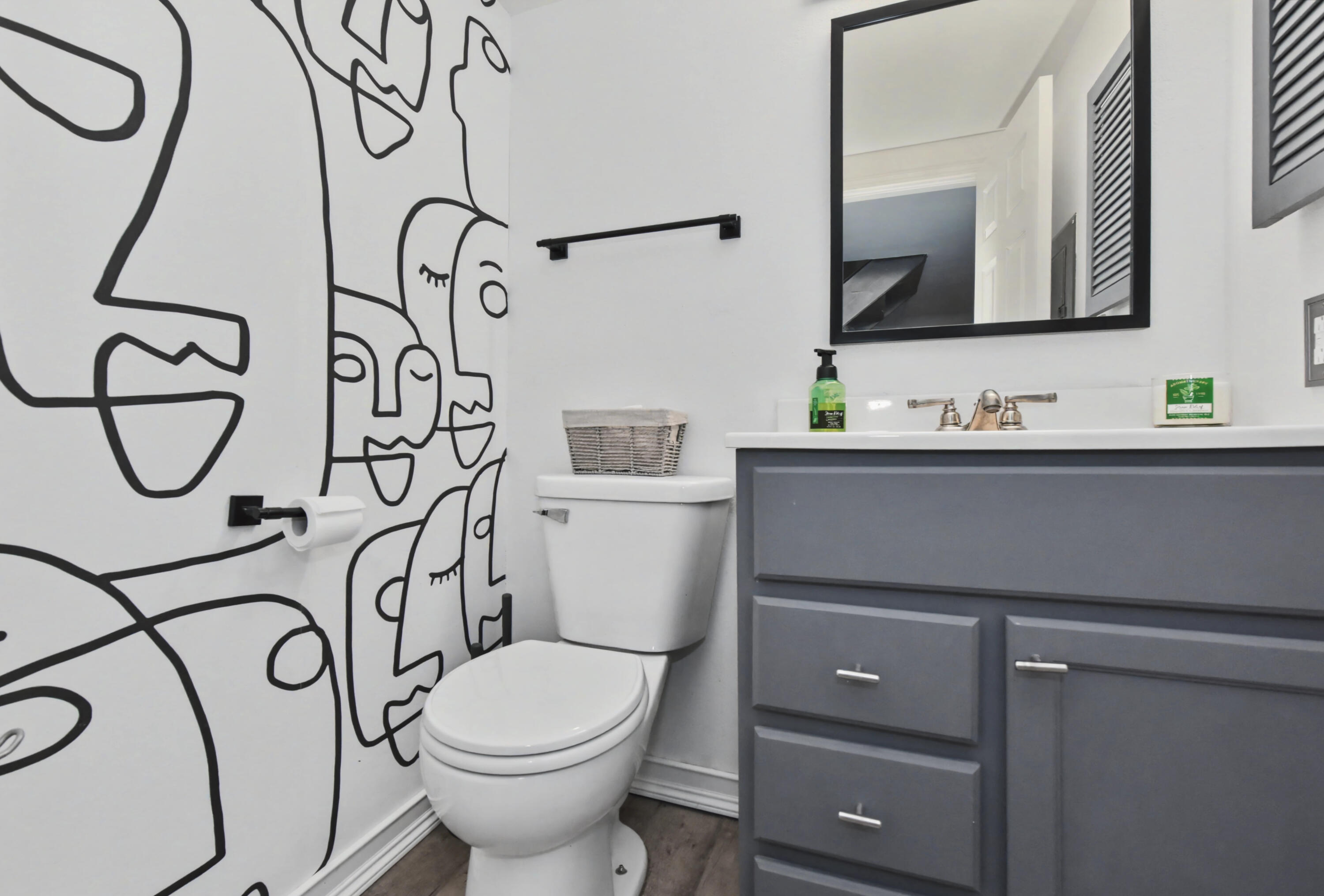 270 East Highland Avenue, Unit 224 Milwaukee, WI 53202 - Photo 10 of 36 Powder Room
