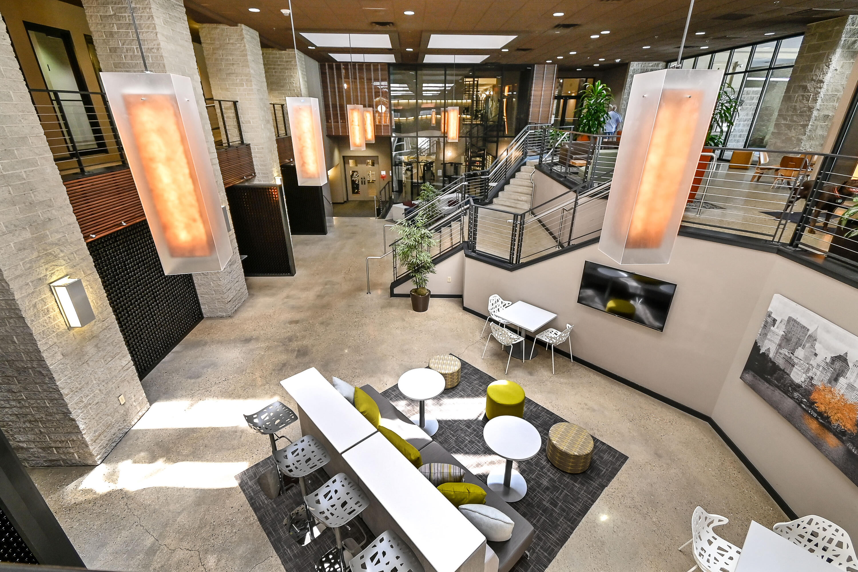 270 East Highland Avenue, Unit 224 Milwaukee, WI 53202 - Photo 21 of 36 Lobby