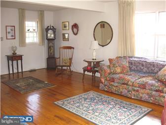 8436 Chippewa Road Philadelphia, PA 19128 - Photo 2 of 11