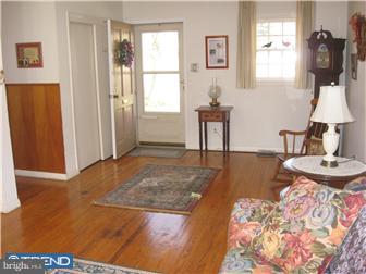 8436 Chippewa Road Philadelphia, PA 19128 - Photo 4 of 11