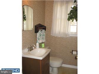 8436 Chippewa Road Philadelphia, PA 19128 - Photo 7 of 11