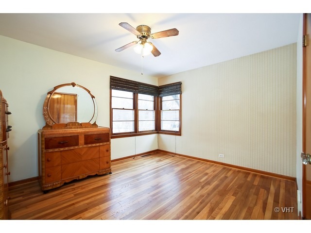 435 Village Road Willowbrook, IL 60527 - Photo 6 of 10