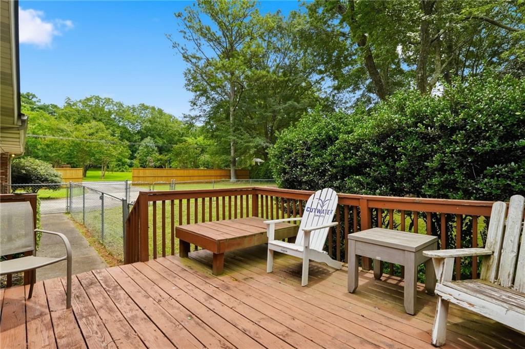 1808 Sandy Plains Road Marietta, GA 30066 - Photo 21 of 32