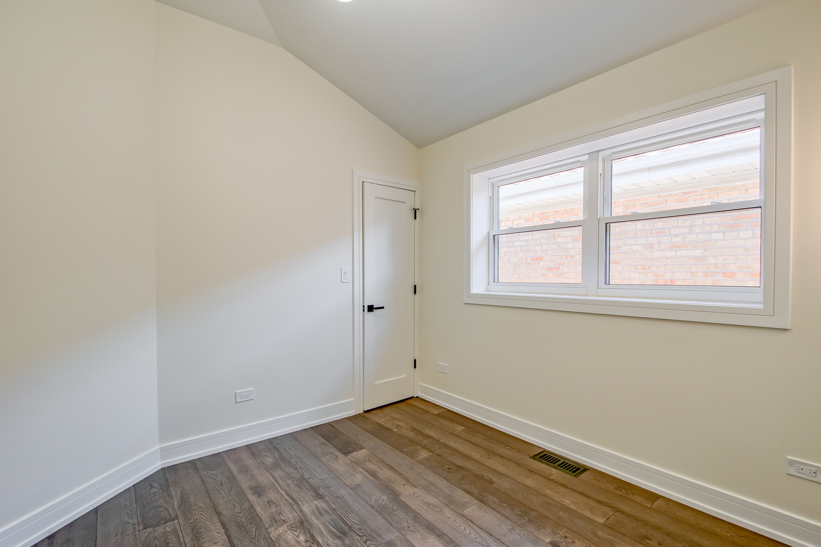 7607 West Devon Avenue Chicago, IL 60631 - Photo 13 of 26