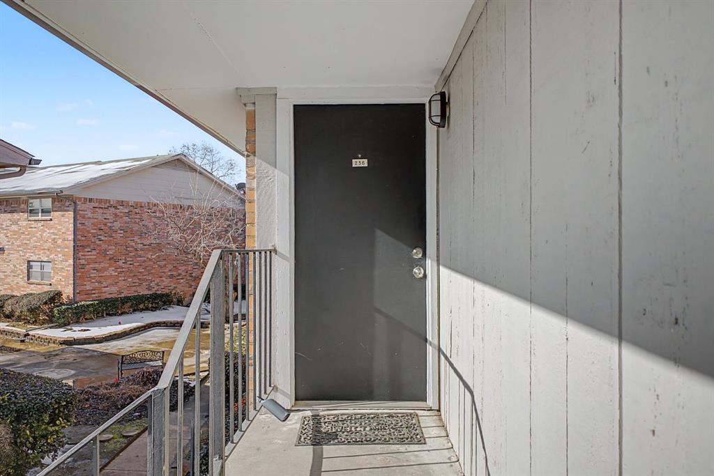 8095 Meadow Road, Unit 236 Dallas, TX 75231 - Photo 4 of 25 a view of entryway