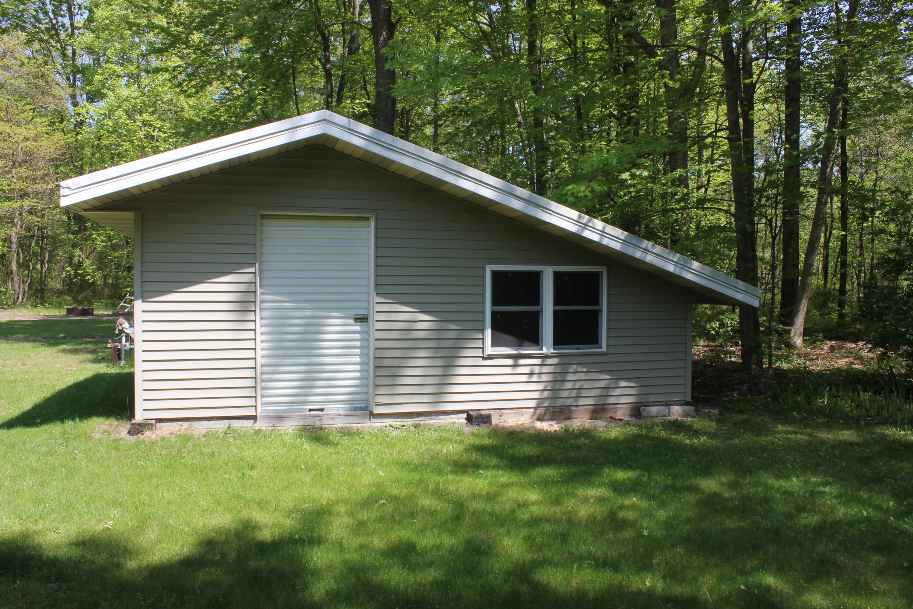 1858 South Mill Iron Road Muskegon, MI 49442 - Photo 10 of 32 IMG_9991