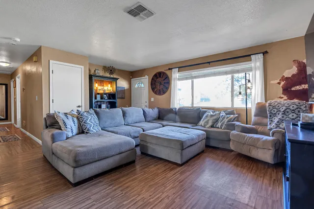 $307,000 | 20595 Cinabar Road, Cottonwood, CA 96022