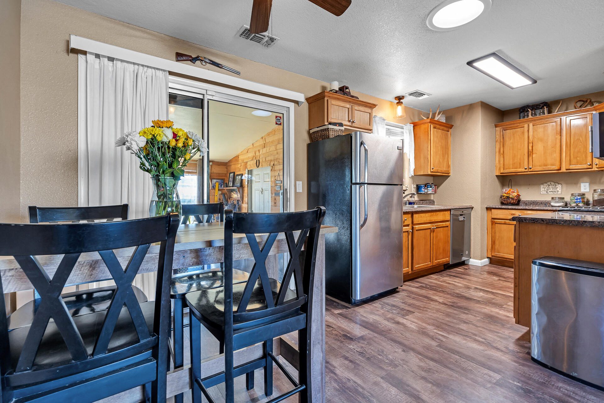 20595 Cinabar Road Cottonwood, CA 96022 - Photo 7 of 27 20595CinabarRoad-15