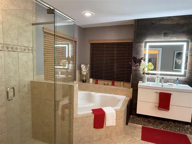 $1,225,500 | 2702 East Orchard Circle, Davie, FL 33328