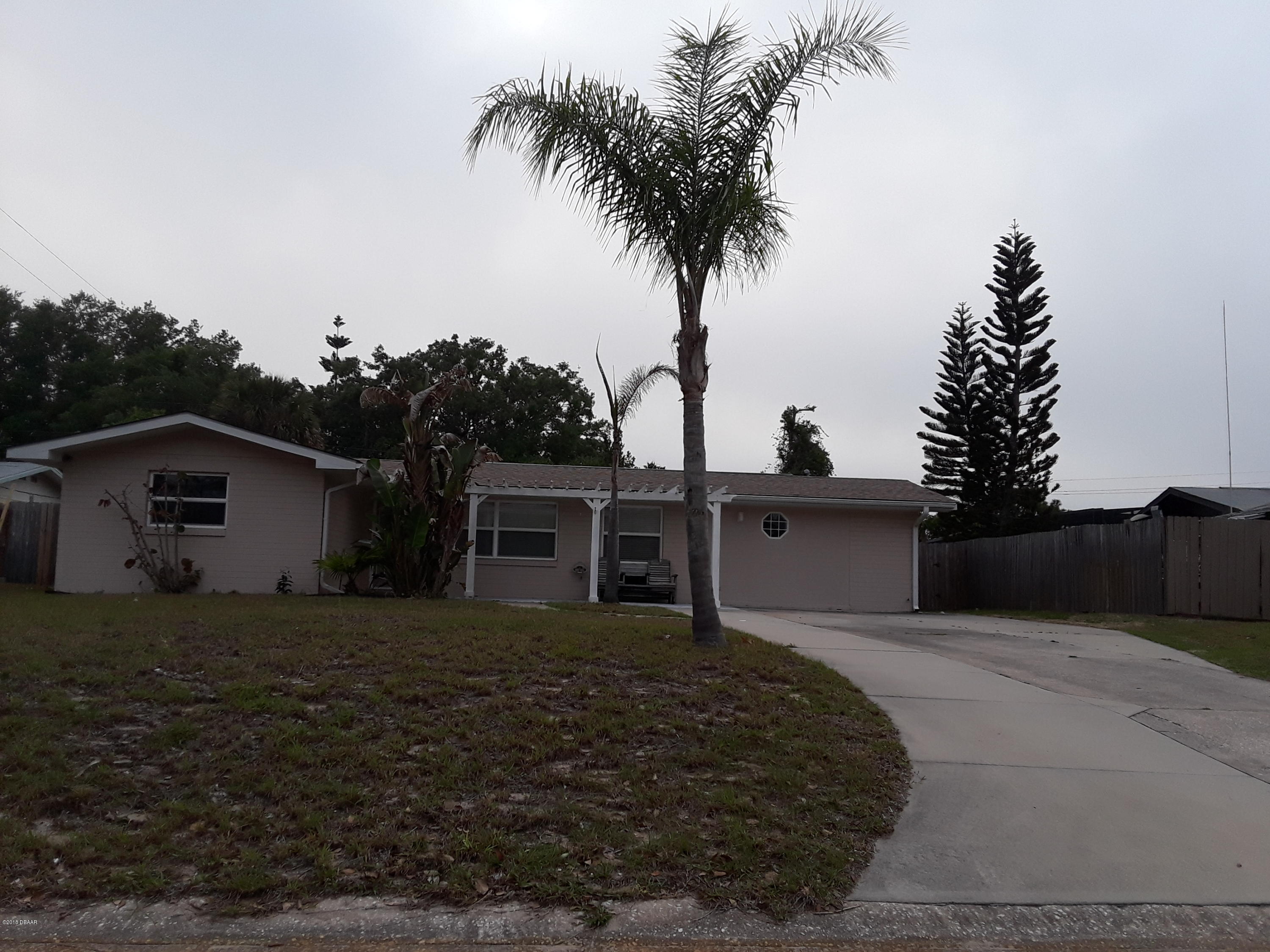 25 Silver Circle Edgewater, FL 32141 - Photo 1 of 10 Front