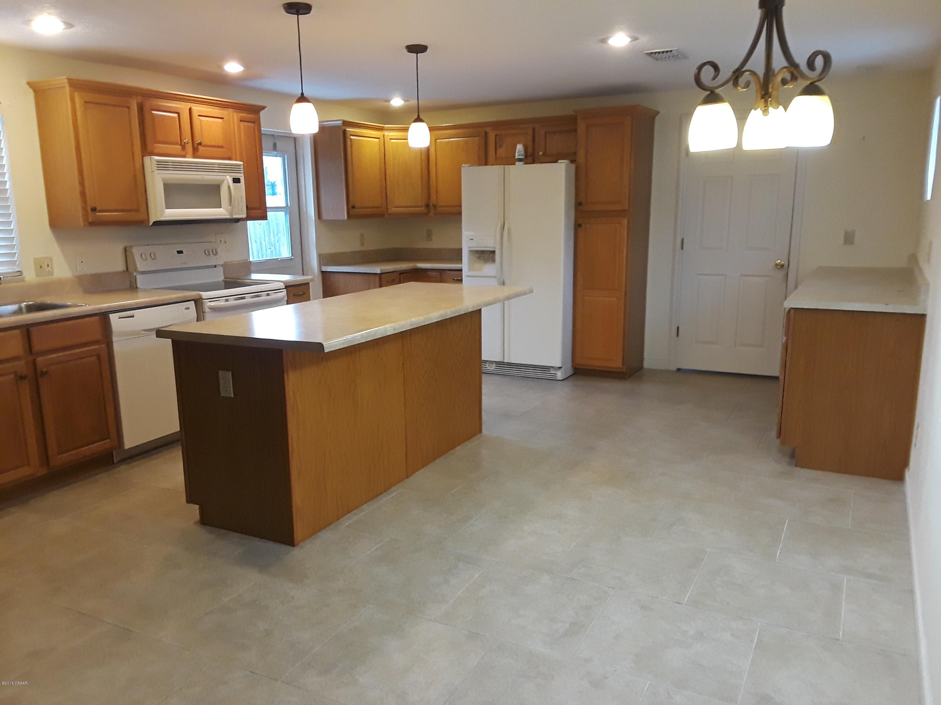 25 Silver Circle Edgewater, FL 32141 - Photo 3 of 10 kitchen