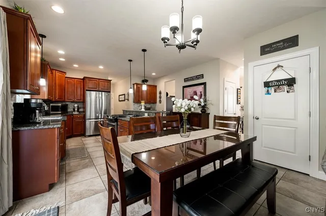 $585,000 | 6502 Brian Street, Marcy, NY 13403