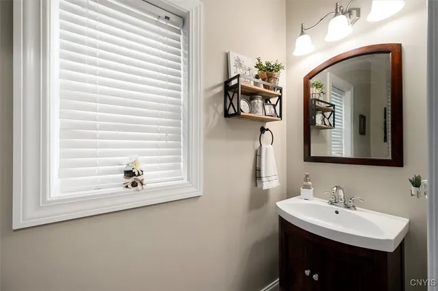 $585,000 | 6502 Brian Street, Marcy, NY 13403