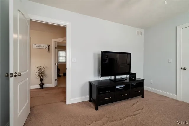 $585,000 | 6502 Brian Street, Marcy, NY 13403