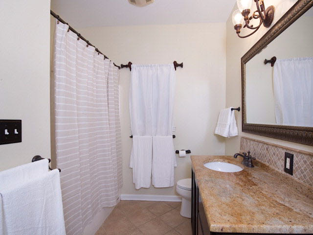 8393 Heron Drive Foley, AL 36535 - Photo 15 of 26 Bathroom