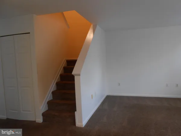 a view of entryway and hall