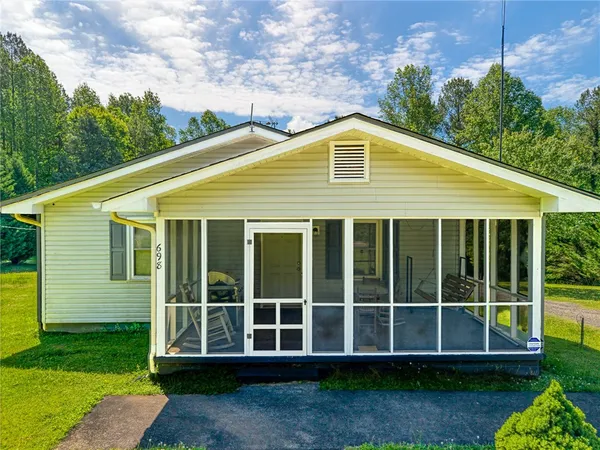 $275,000 | 698 Mt Bethel Road, Sunset, SC 29685