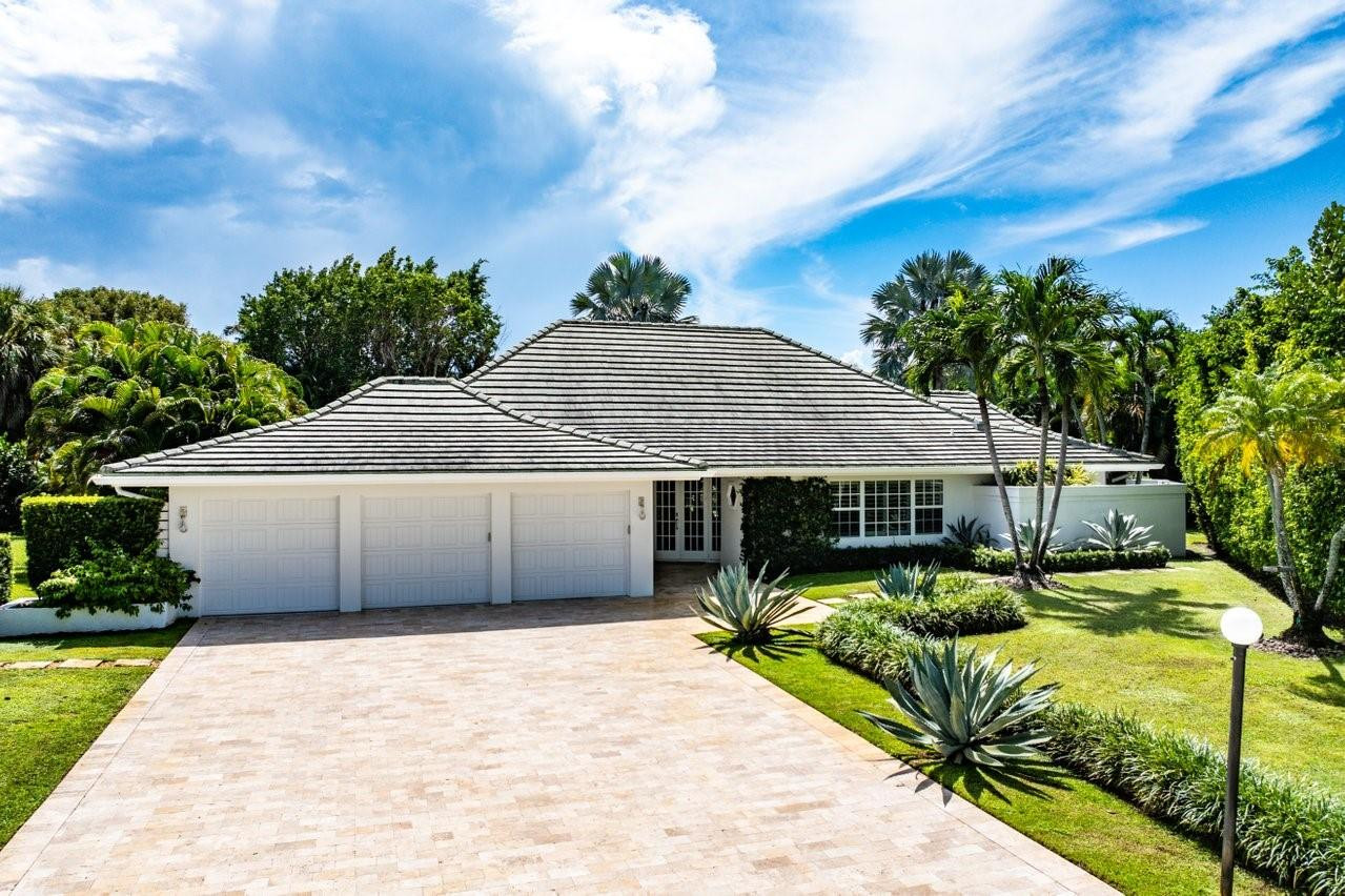 17844 Scarsdale Way Boca Raton, FL 33496 - Photo 31 of 38 a view of a house with garden and sitting area