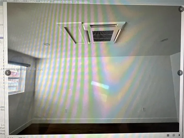 $1,300 | Laguna Ponds, Miami, FL 33177