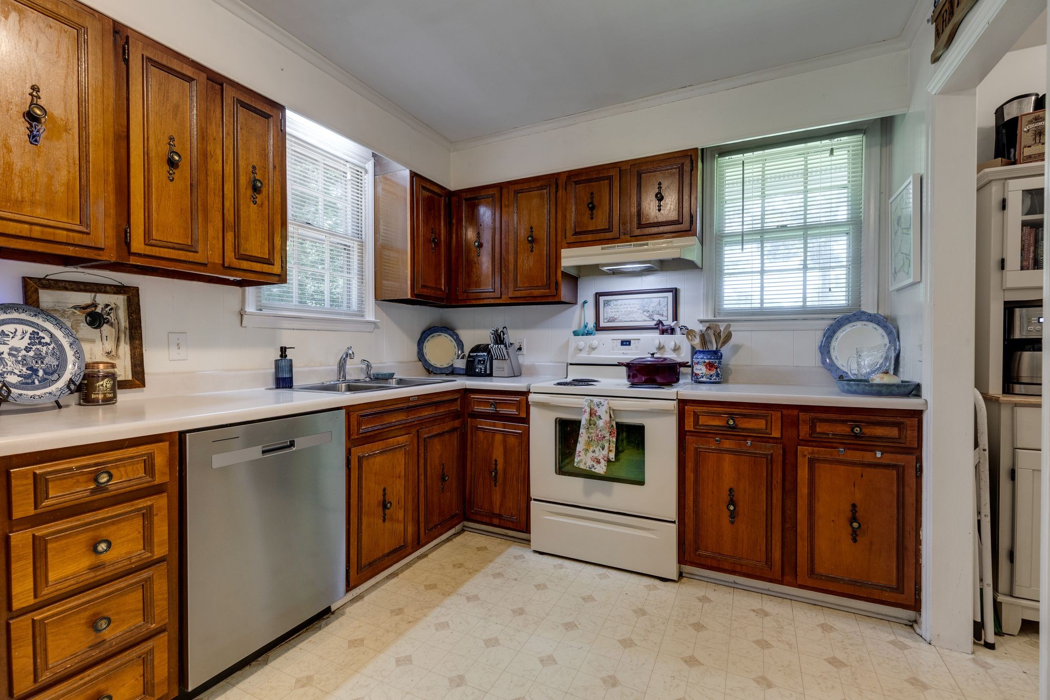 705 Hogan Road Nashville, TN 37220 - Photo 8 of 34 Gallery Image 8