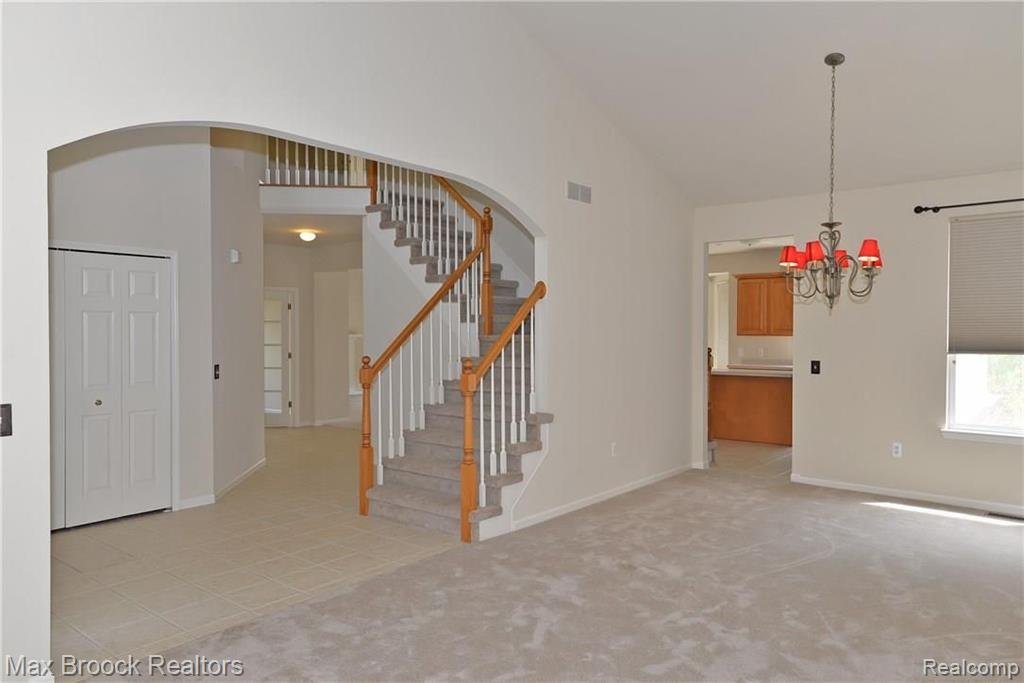 2407 Jackson Drive Rochester Hills, MI 48309 - Photo 8 of 56