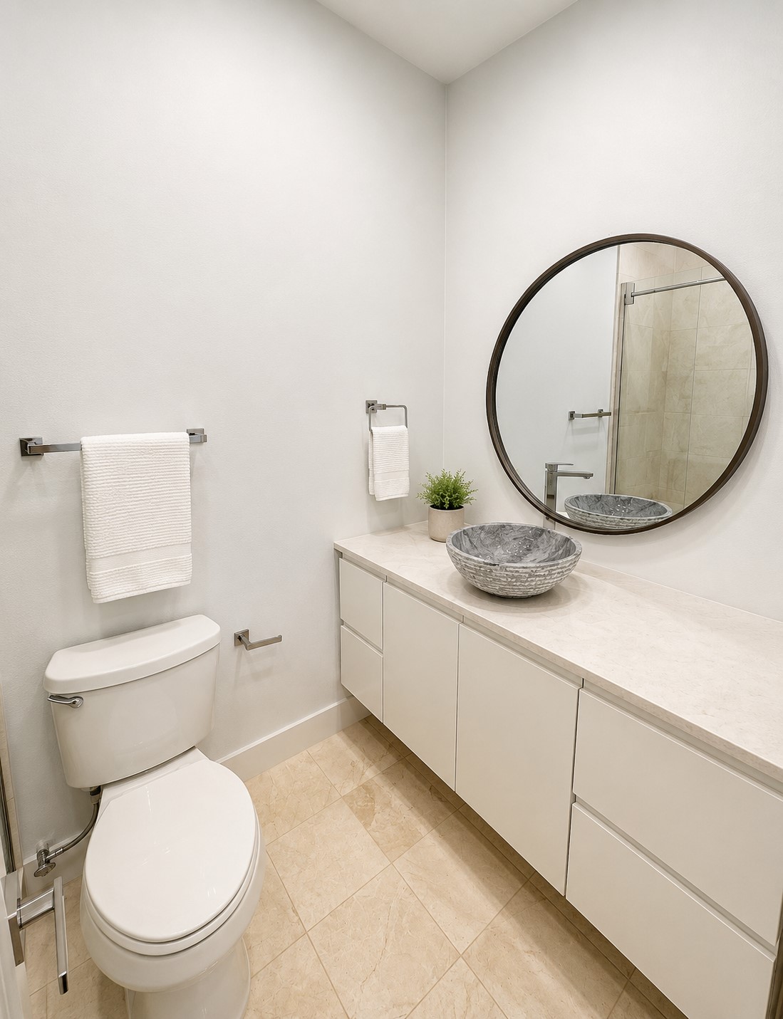 173 Sage Road Houston, TX 77056 - Photo 14 of 17 Bathroom for 2nd bedroom