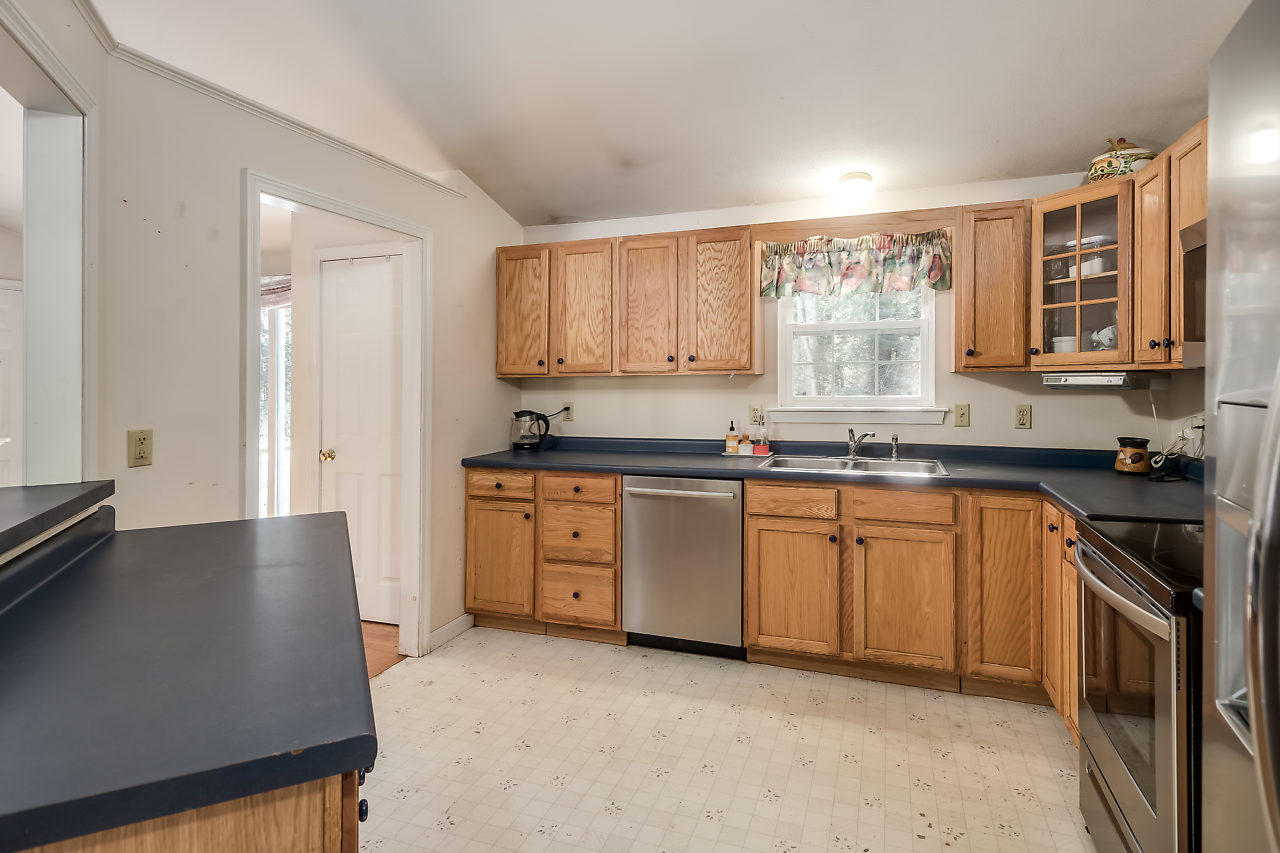 123 Buffum Road North Berwick, ME 03906 - Photo 11 of 26 011-123Buffum-NorthBerwick-ME-small