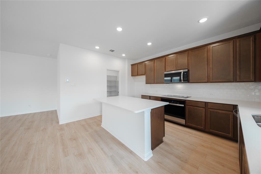 3418 Hillingdon Road Anna, TX 75409 - Photo 3 of 29 Kitchen