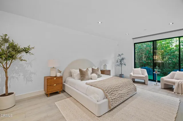 $2,299,000 | 432 North Oakhurst Drive, Unit 104, Beverly Hills, CA 90210