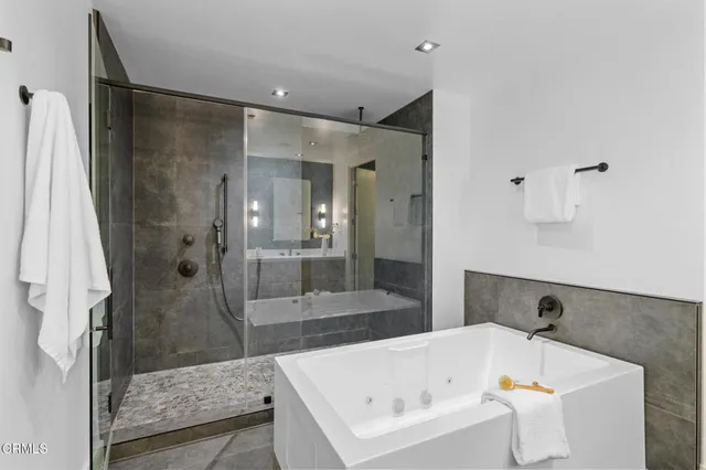 $2,299,000 | 432 North Oakhurst Drive, Unit 104, Beverly Hills, CA 90210