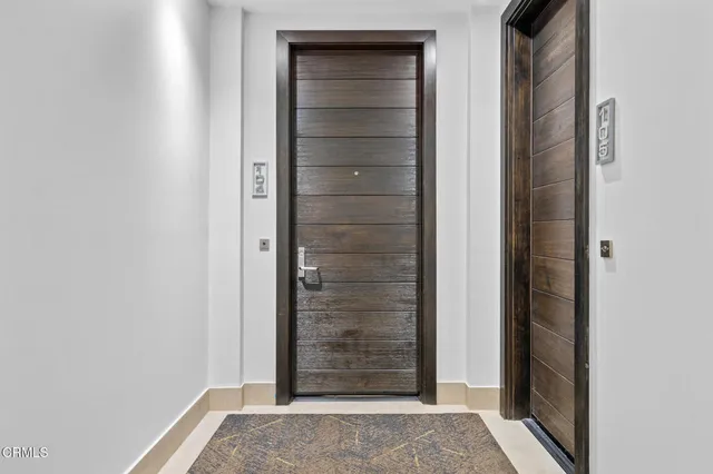 $2,299,000 | 432 North Oakhurst Drive, Unit 104, Beverly Hills, CA 90210