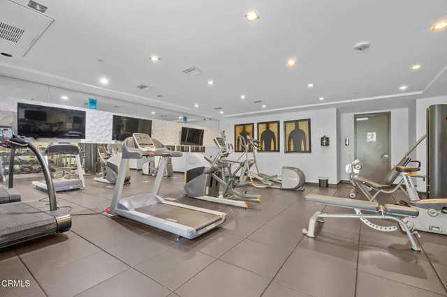 $2,299,000 | 432 North Oakhurst Drive, Unit 104, Beverly Hills, CA 90210