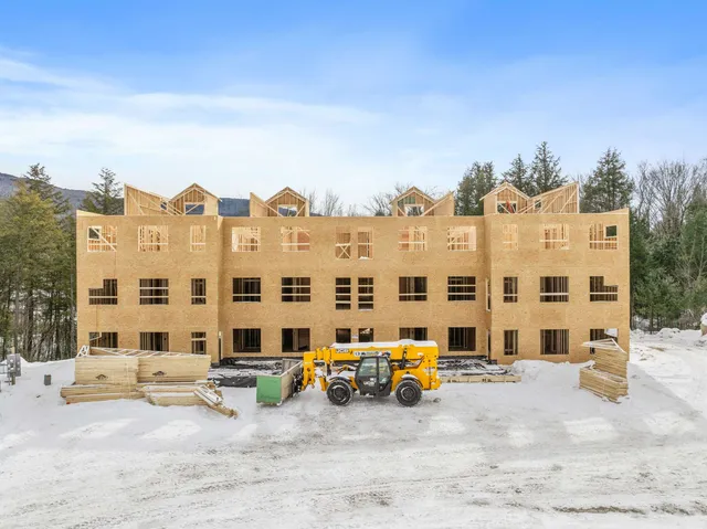 $540,000 | 16 Twin Tip Terrace, Unit 2, Lincoln, NH 03251