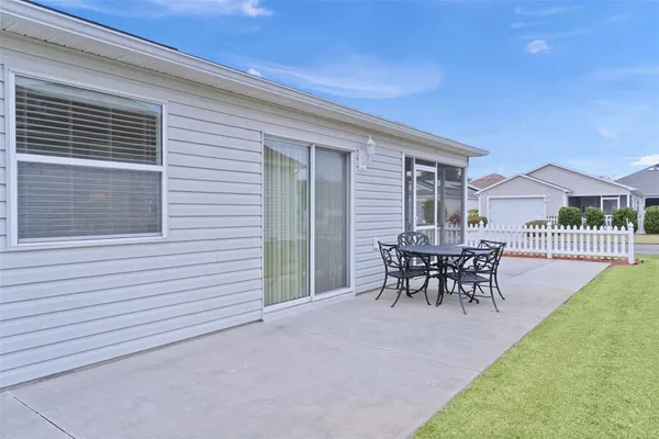 $300,000 | 2050 Fairview Lane, The Villages, FL 32162