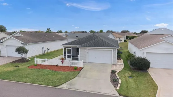$300,000 | 2050 Fairview Lane, The Villages, FL 32162