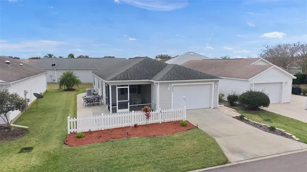 $300,000 | 2050 Fairview Lane, The Villages, FL 32162