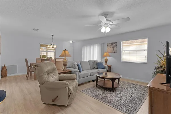 $300,000 | 2050 Fairview Lane, The Villages, FL 32162