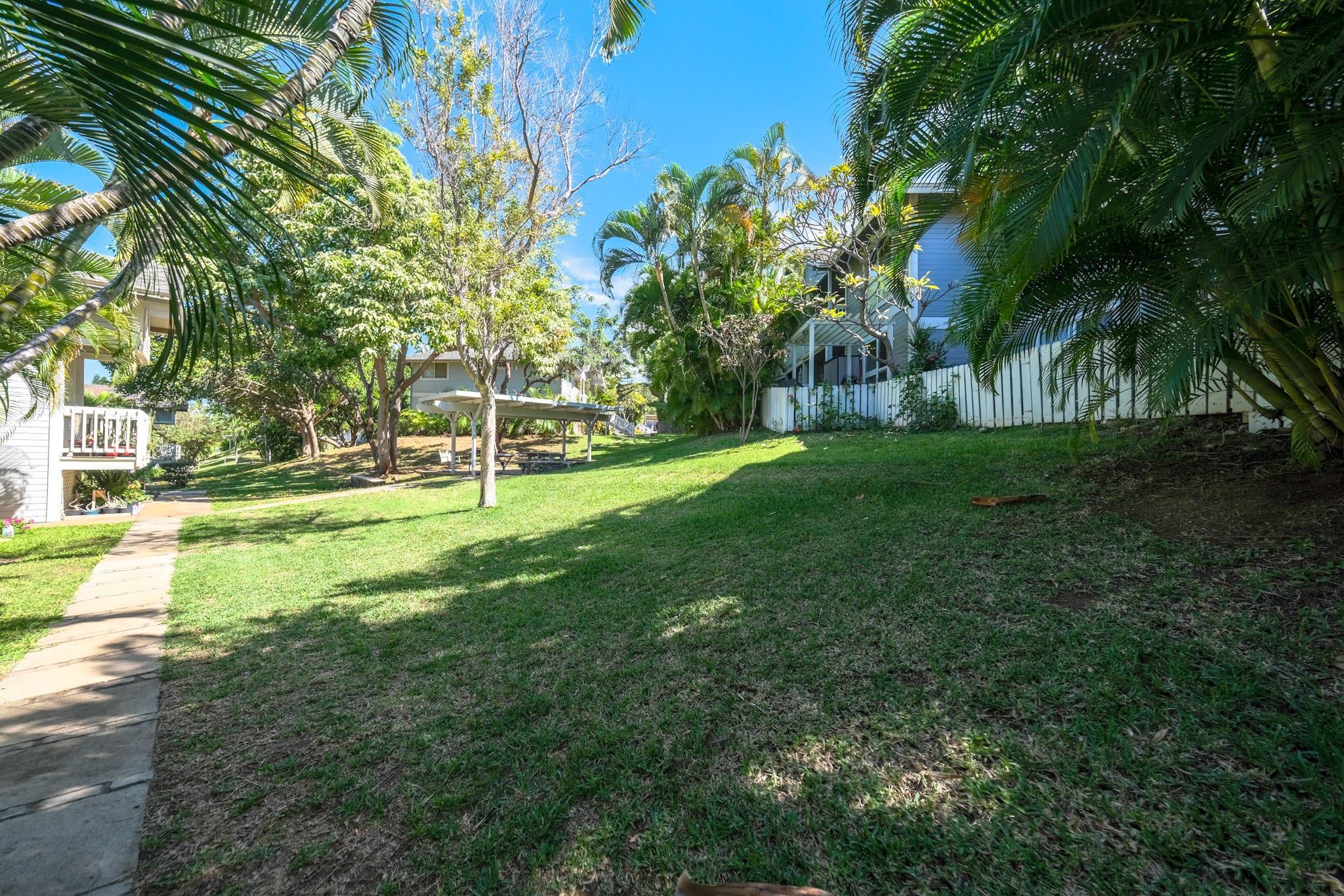 160 Keonekai Road, Unit 13206 Kihei, HI 96753 - Photo 3 of 14 a view of a park with a tree