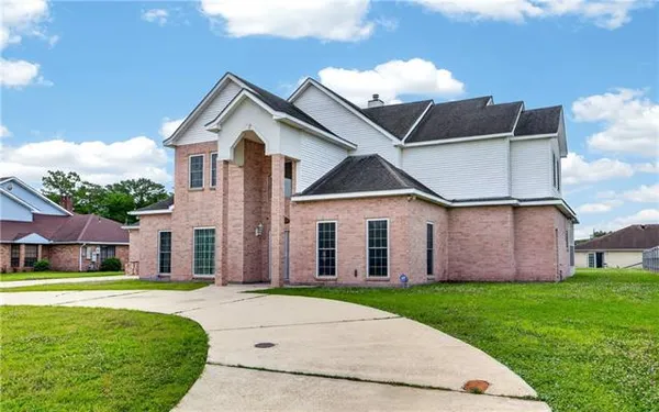 $419,900 | 2720 Cedarlawn Drive, Marrero, LA 70072